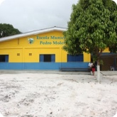 Frente da escola Pedro Moleta